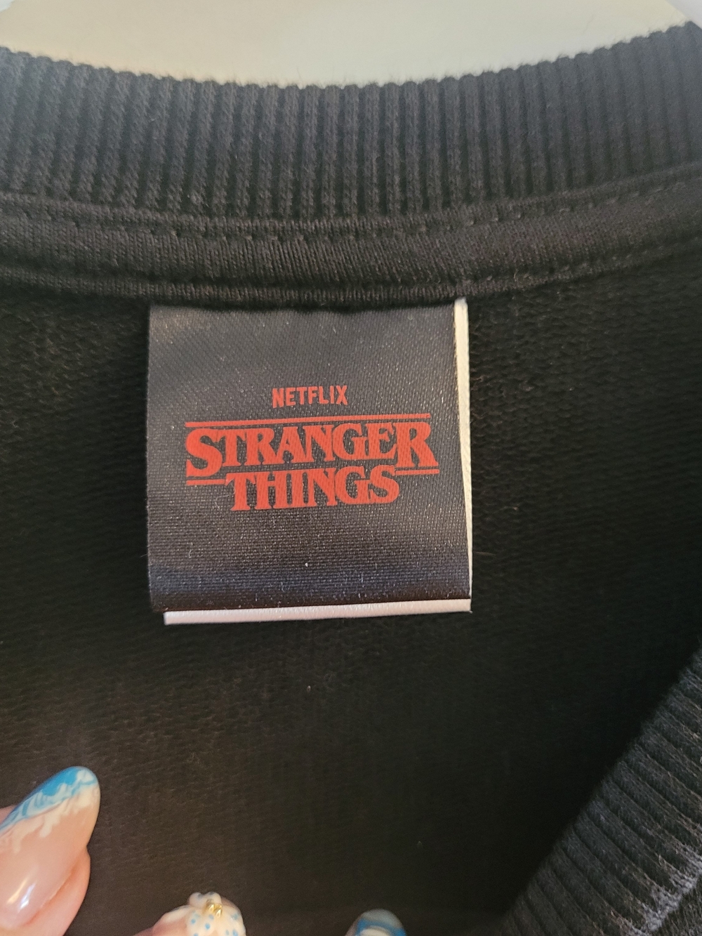 NWT Stranger Things Kids Bundle XS 4-5 Sweatshirt Shirt Netflix Hawkins - Picture 5 of 7